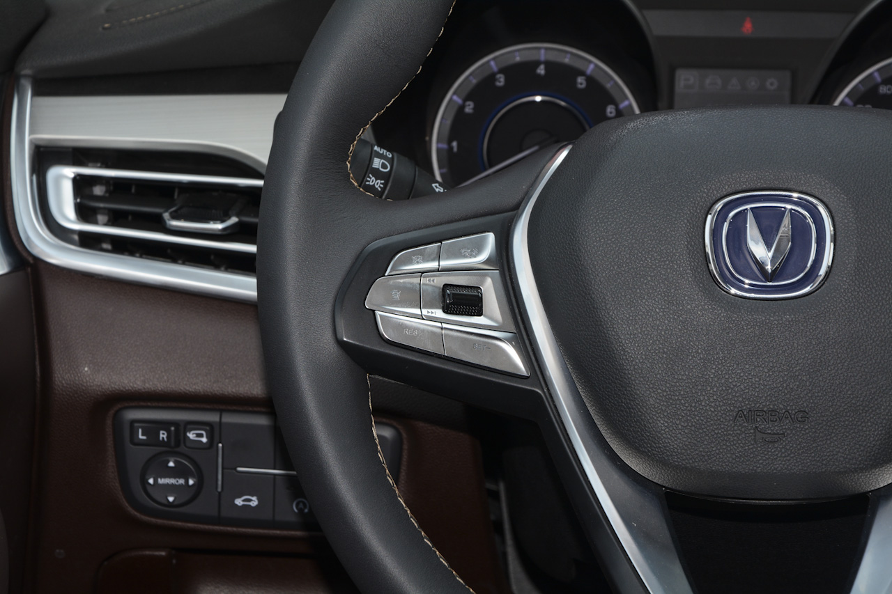 2018款逸动1.6L GDI自动尊尚型 