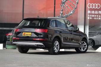 2018款奥迪Q7 2.0T自动40TFSI舒适型