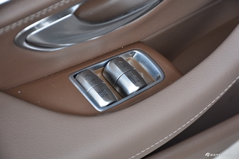 2018款奔驰E级改款3.0T自动 320 L 4MATIC