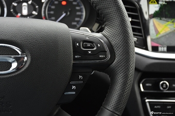 2017款传祺GS7 320T 2.0T两驱豪华智联型