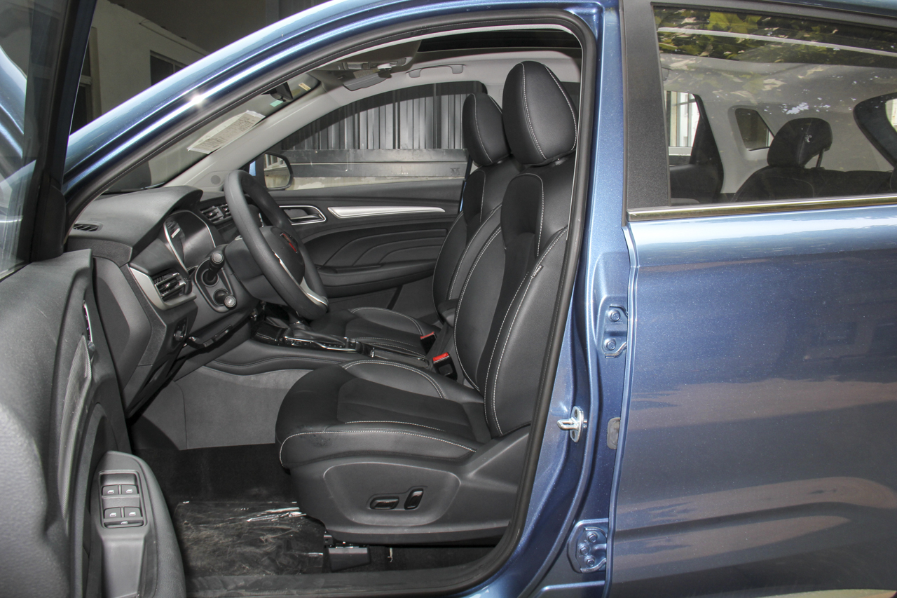 2018款荣威RX3 1.6L CVT旗舰版