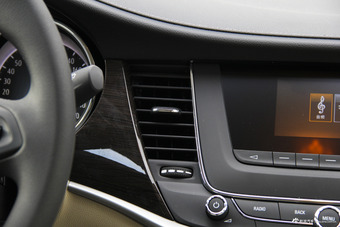 2018款威朗三厢1.5L自动进取型15S