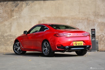 2019款英菲尼迪Q60 2.0T自动豪华版