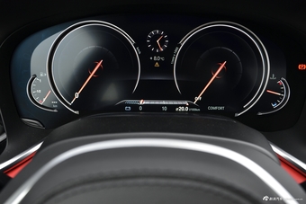 2018款宝马7系740Li 3.0T自动尊享型M运动套装xDrive黑焰版