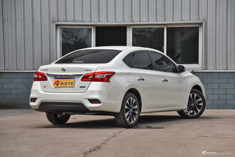 2016款轩逸1.8L自动XV智尊版 珠光白