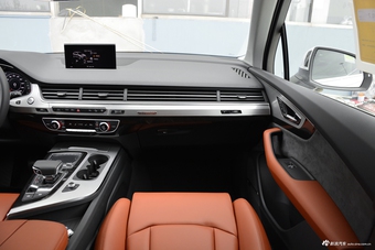 平行进口2017款奥迪Q7 3.0T 墨版