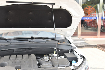 2017款森雅R7 1.6L 自动尊贵型