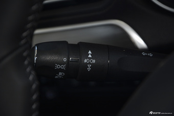 2015款东风标致408 1.2T自动豪华版