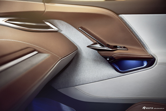 图集|刷脸开门配全球最大屏  拜腾首款车型发布