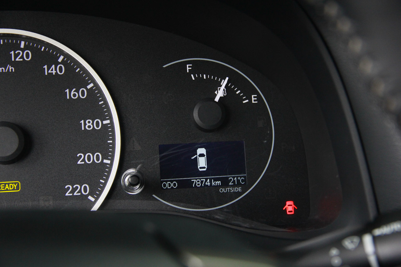 2014款雷克萨斯CT 1.8L自动200h舒适版双色