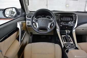 2016款帕杰罗·劲畅3.0L标准版