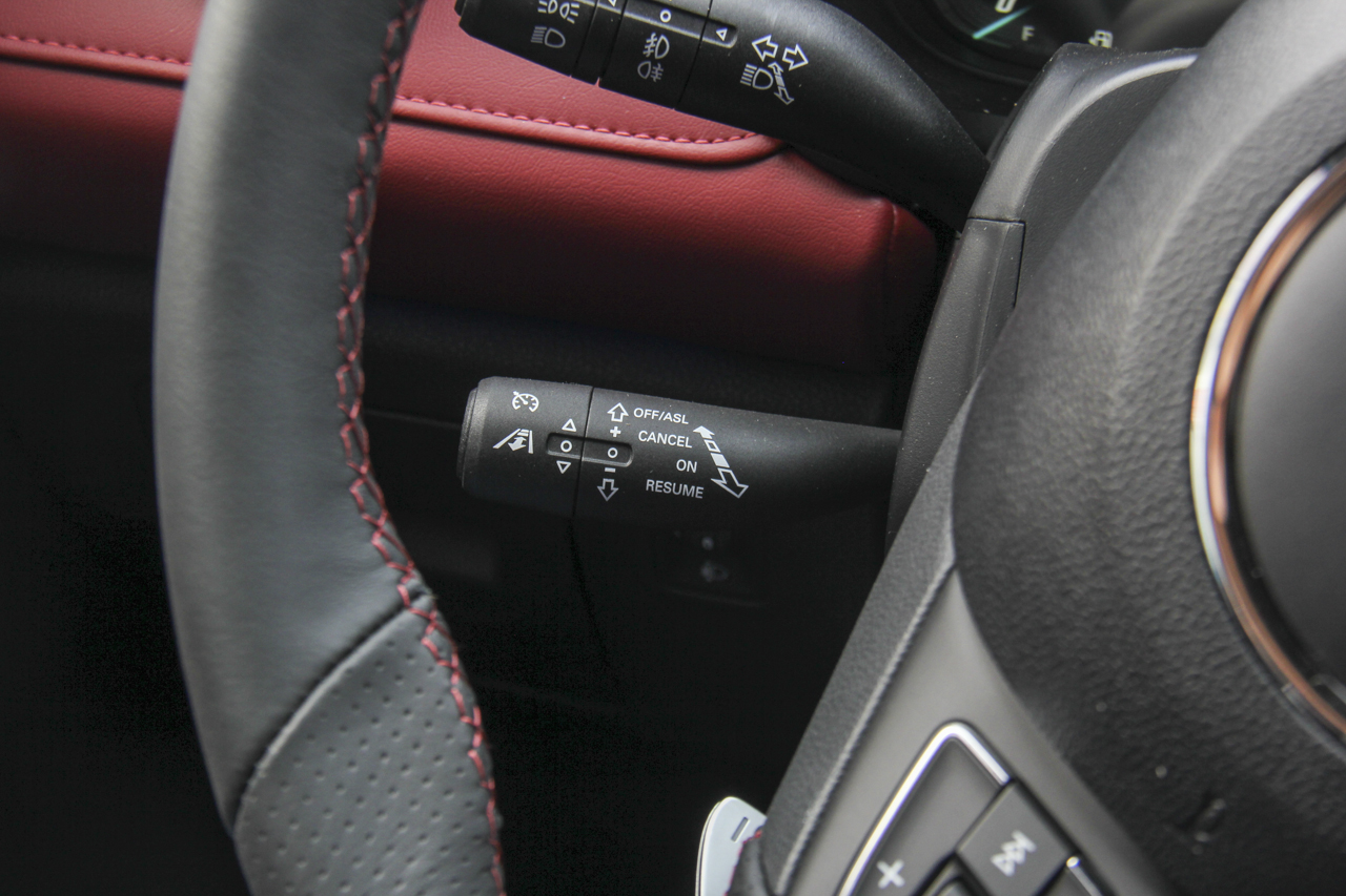 2018款名爵HS 2.0T自动四驱30T Trophy荷尔蒙超燃版