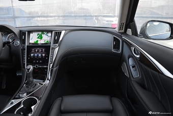 2018款英菲尼迪Q50L 2.0T自动豪华运动版