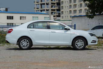 2017款吉利帝豪1.5L手动三厢百万款向上版