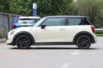 2018款MINI 2.0T COOPER S经典派