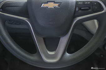 2015款赛欧3 1.5L手动理想版（天窗）