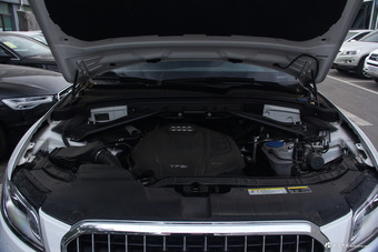 2017款奥迪Q5 2.0T自动40TFSI舒适型 