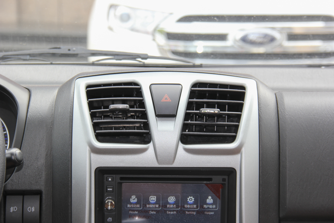 2018款宝典2.9T手动新超值柴油两驱舒适型加长货箱JX4D30B5L