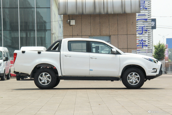 2017款域虎7 2.4T手动柴油两驱豪华版JX4D24A5L