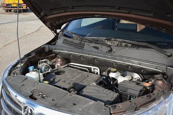 2017款北汽威旺 M50F 1.5L 手动豪华型 棕色