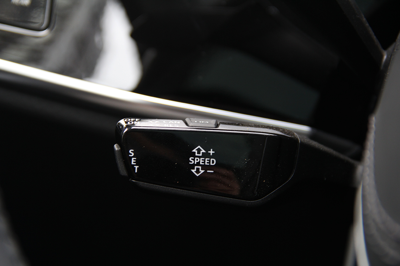 2018款奥迪A8L 3.0T自动55 TFSI quattro豪华型