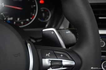 2019款宝马3系2.0T自动运动曜夜版320i M