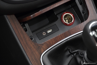 2017款宝骏560律动版1.5T手动乐享型