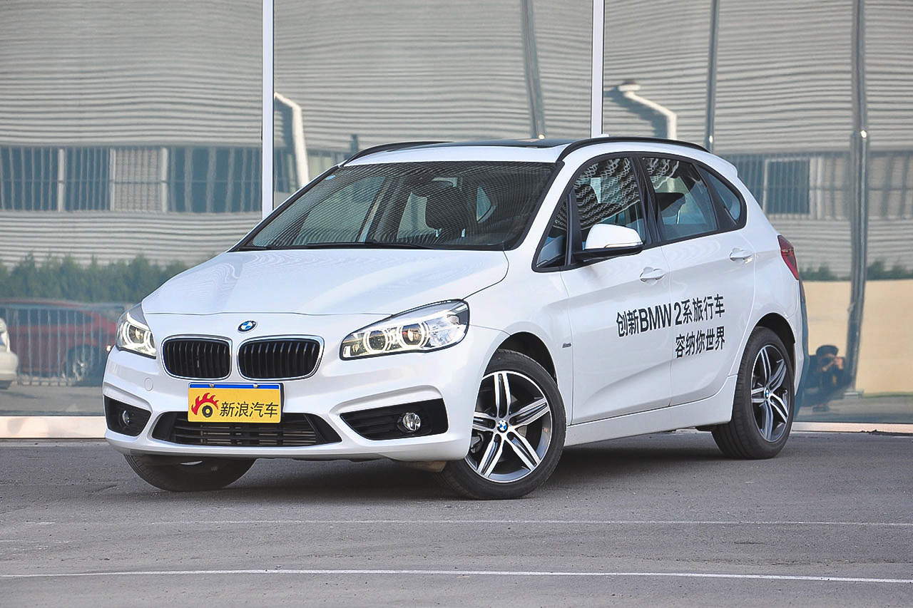 2016款宝马2系旅行车218i 1.5t自动运动设计套装