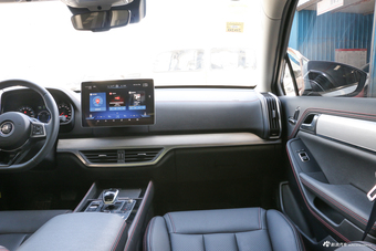 2018款比亚迪唐新能源2.0T全时四驱智联创睿型7座