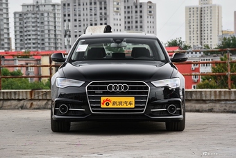 2018款奥迪A6L 3.0T自动30周年年型 50 TFSI quattro 尊享型