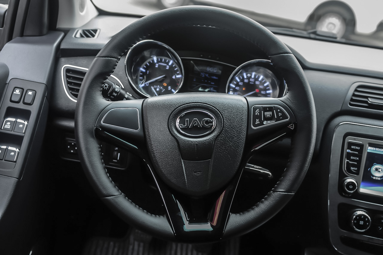 2015款帅铃T6 2.8T手动柴油新锐型HFC4DA1-2C