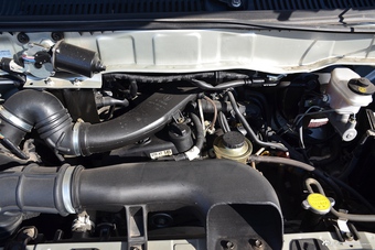 2014款金杯阁瑞斯2.7L自动旗舰型加长9座