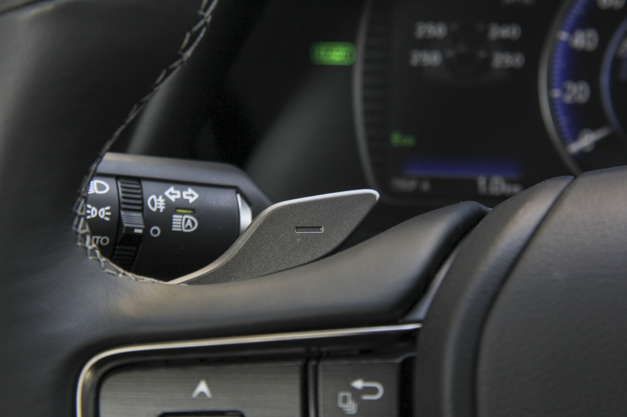 2018款雷克萨斯ES 2.5L自动300h卓越版