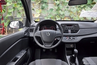 2016款宝骏310 1.2L手动超值型