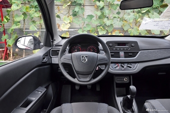 2016款宝骏310 1.2L手动超值型