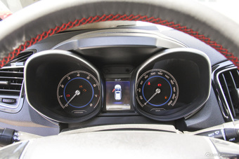 2016款瑞虎5 2.0L自动家尊信赖版