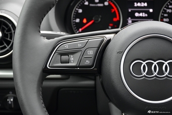 2018款奥迪A3 30周年型1.4T自动Sportback 35 TFSI进取型