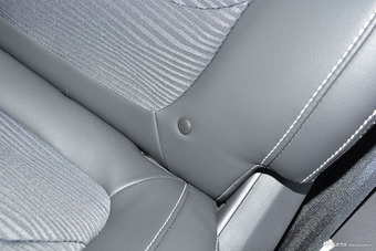 2017上汽大通D90 2.0T自动两驱水星