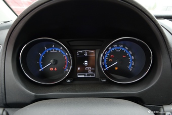 2016款东风风行F600  1.5T手动豪华型