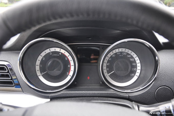 2015款雄师F22 1.9T手动两驱柴油豪华型