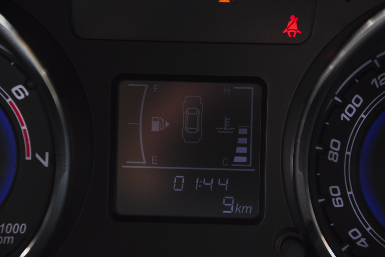 2015款奇瑞E3 1.5L手动趣尚版 冰川白