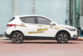 2015款骏派D60 1.8L自动尊贵型 白色