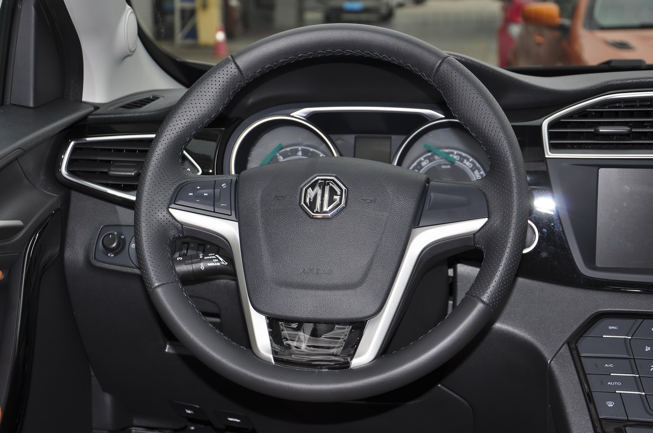 2016款锐腾 2.0T自动豪华版