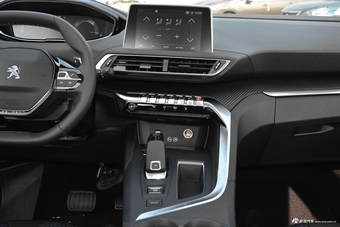 2017款标致5008 1.8T自动380THP精英版7座