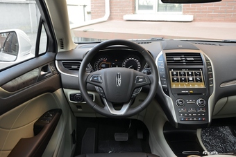 2019林肯MKC 2.0T自动四驱尊雅版 国VI