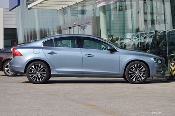 2018款沃尔沃S60L 2.0T自动T4智远进取版