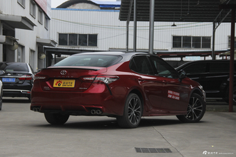 2018款凯美瑞2.5S自动锋尚版