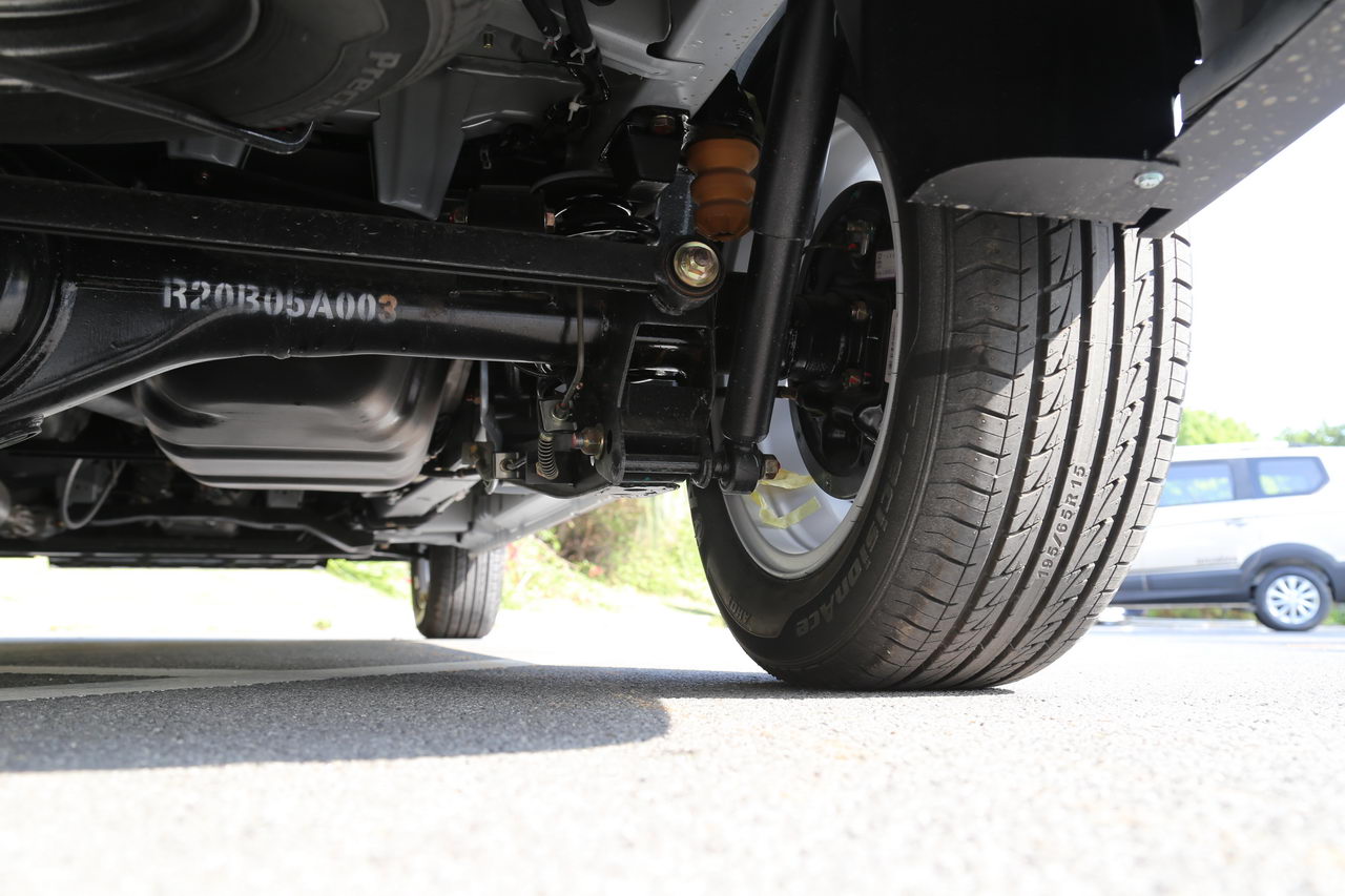 2017款启腾V60 1.5L手动舒适型