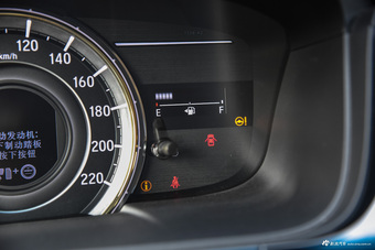 2016款艾力绅2.4L自动至尊版