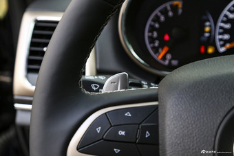 2017款大切诺基3.6L自动精英导航版